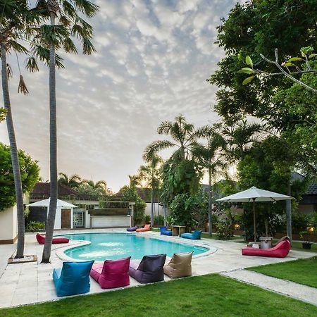 Kutaville Seminyak Buitenkant foto