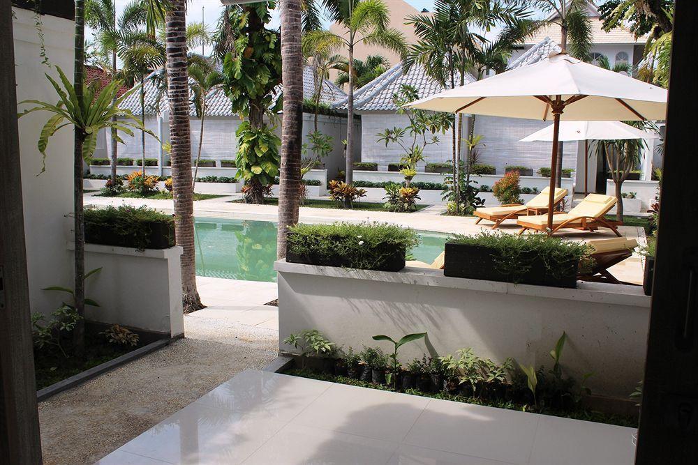Kutaville Seminyak Buitenkant foto