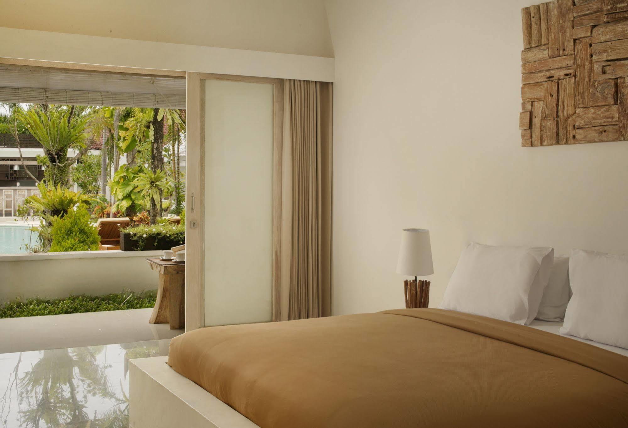 Kutaville Seminyak Buitenkant foto