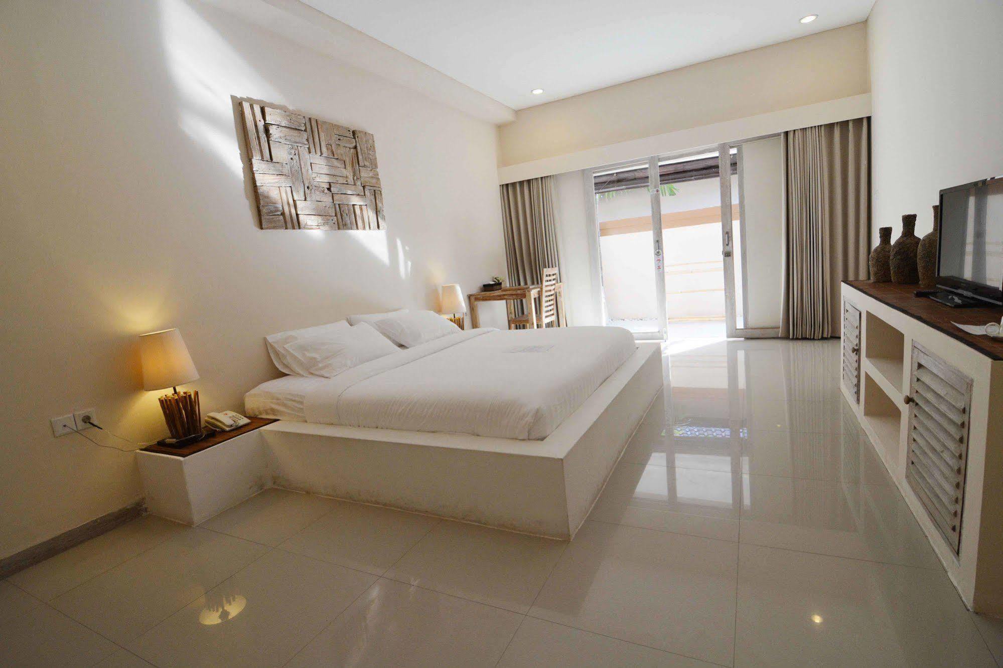 Kutaville Seminyak Buitenkant foto