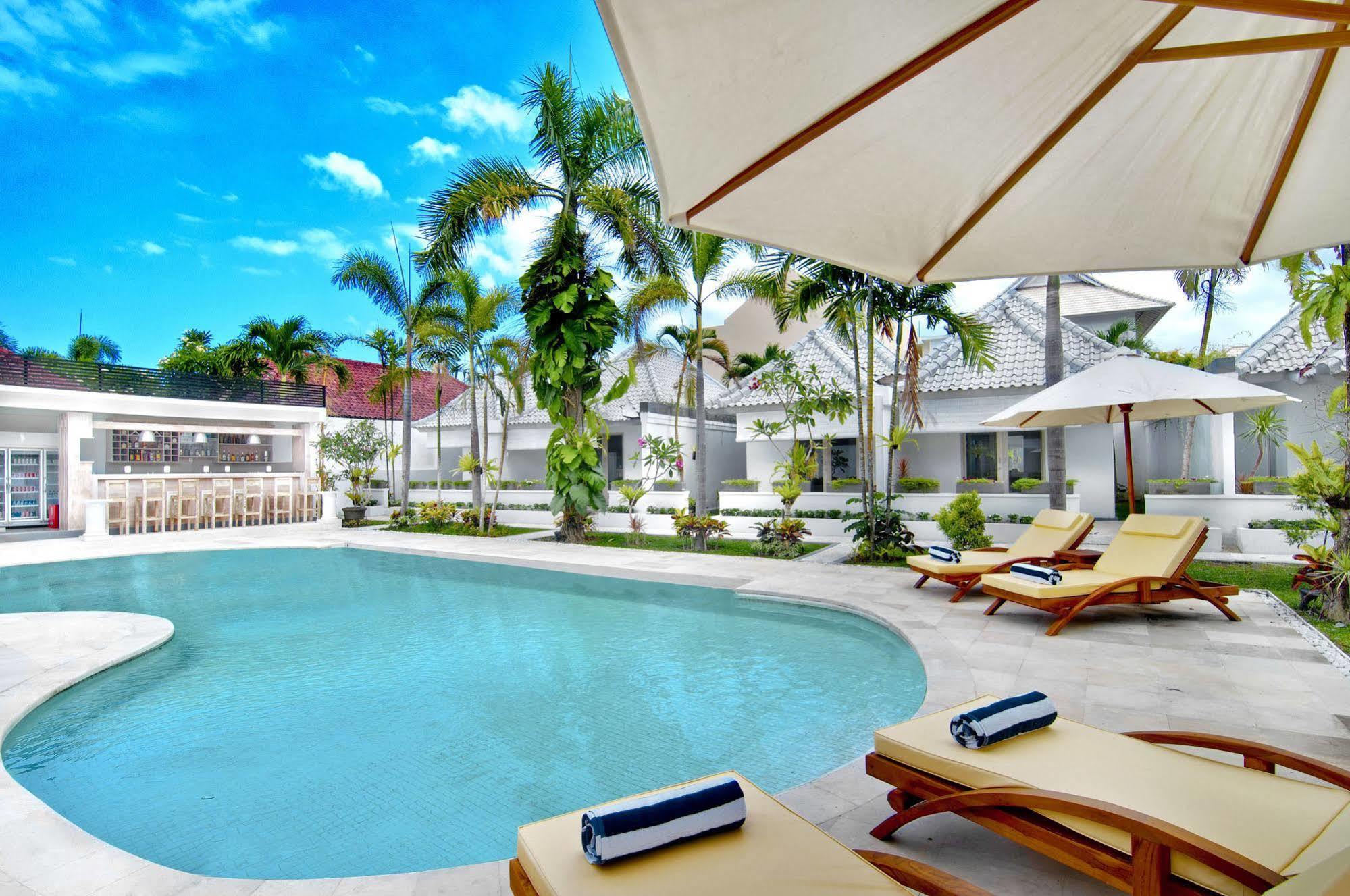 Kutaville Seminyak Buitenkant foto