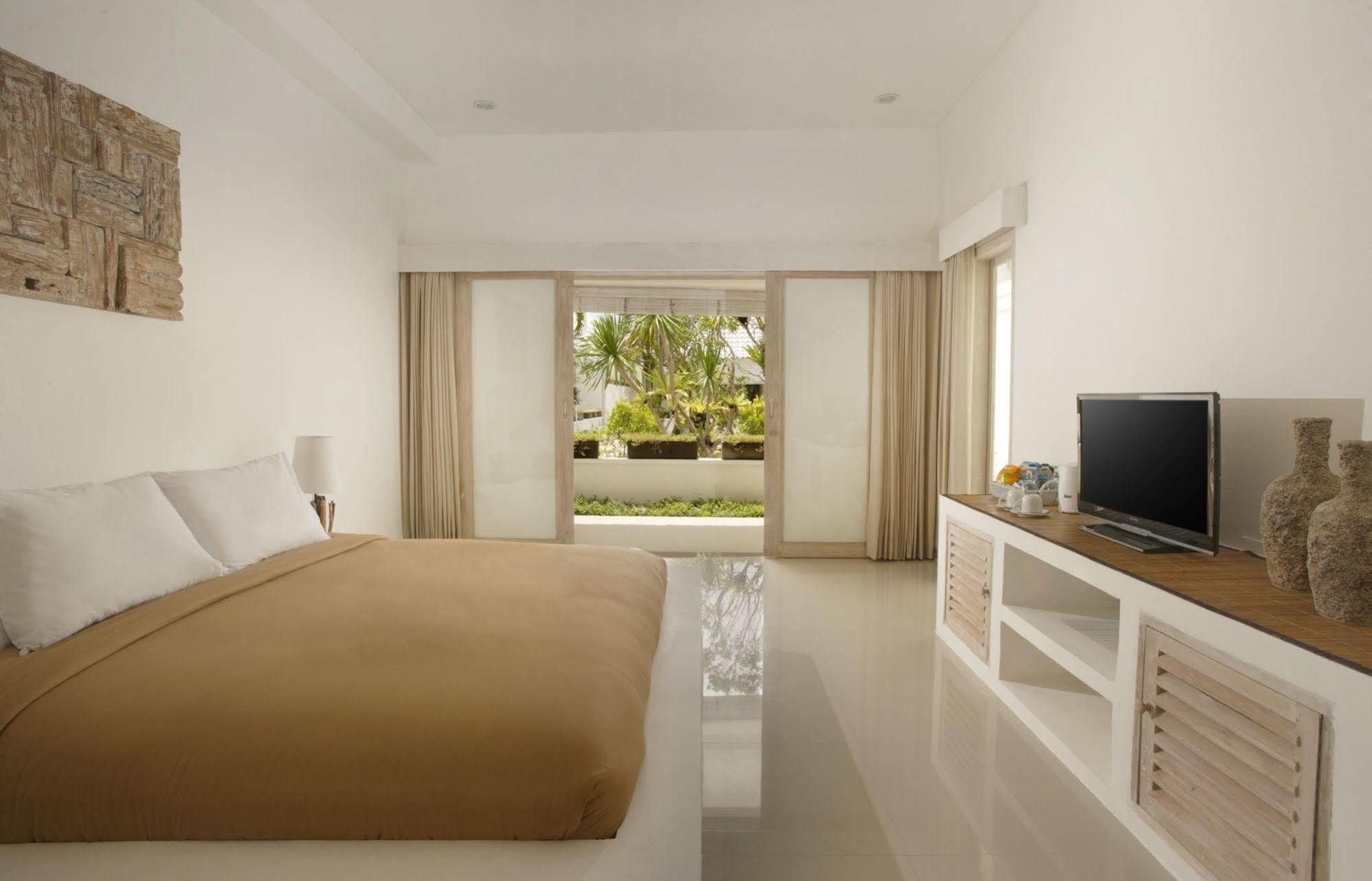 Kutaville Seminyak Buitenkant foto